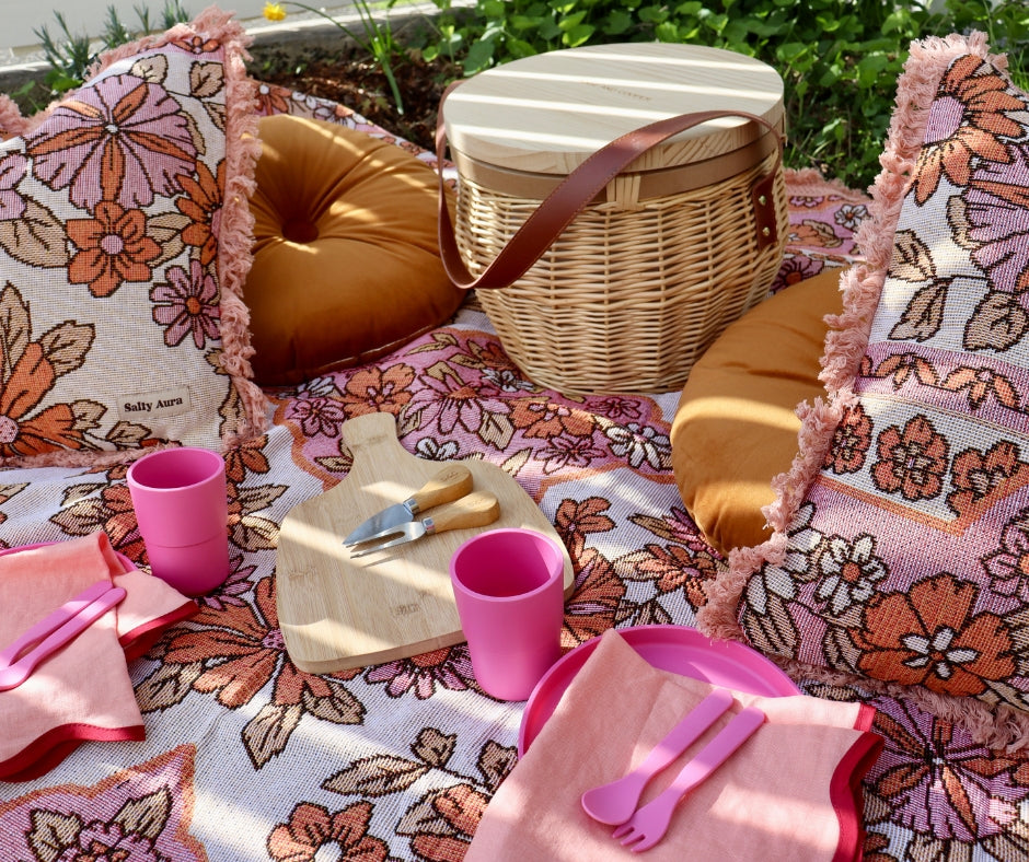 Hosting the Perfect Romantic Springtime Picnic