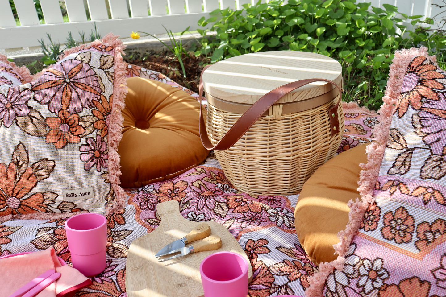 Springtime Splendour - The Ultimate Picnic for Two