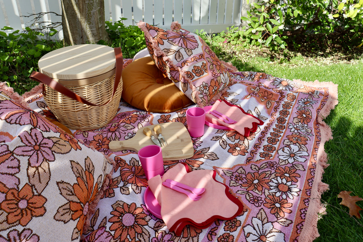 Springtime Splendour - The Ultimate Picnic for Two